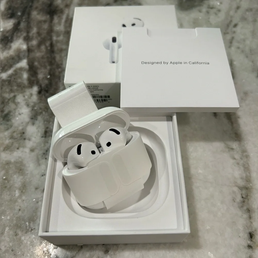 Apple Wireless Earbuds - White